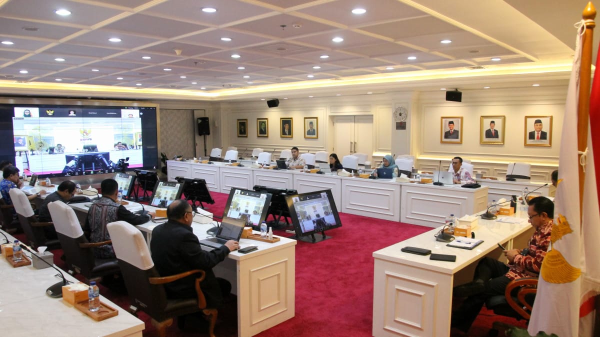 20241101 Rapat Penataan Organisasi Kementerian Desa Pembangunan Daerah Tertinggal serta Kementerian Transmigrasi 1