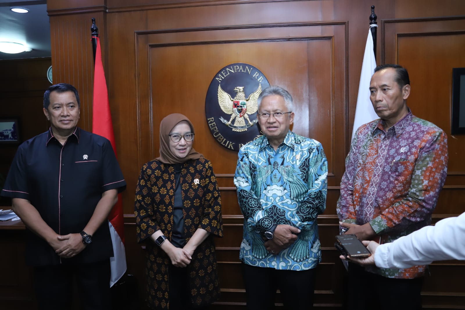 20241105 Pertemuan dengan Menteri Pendidikan Tinggi Sains dan Teknologi1