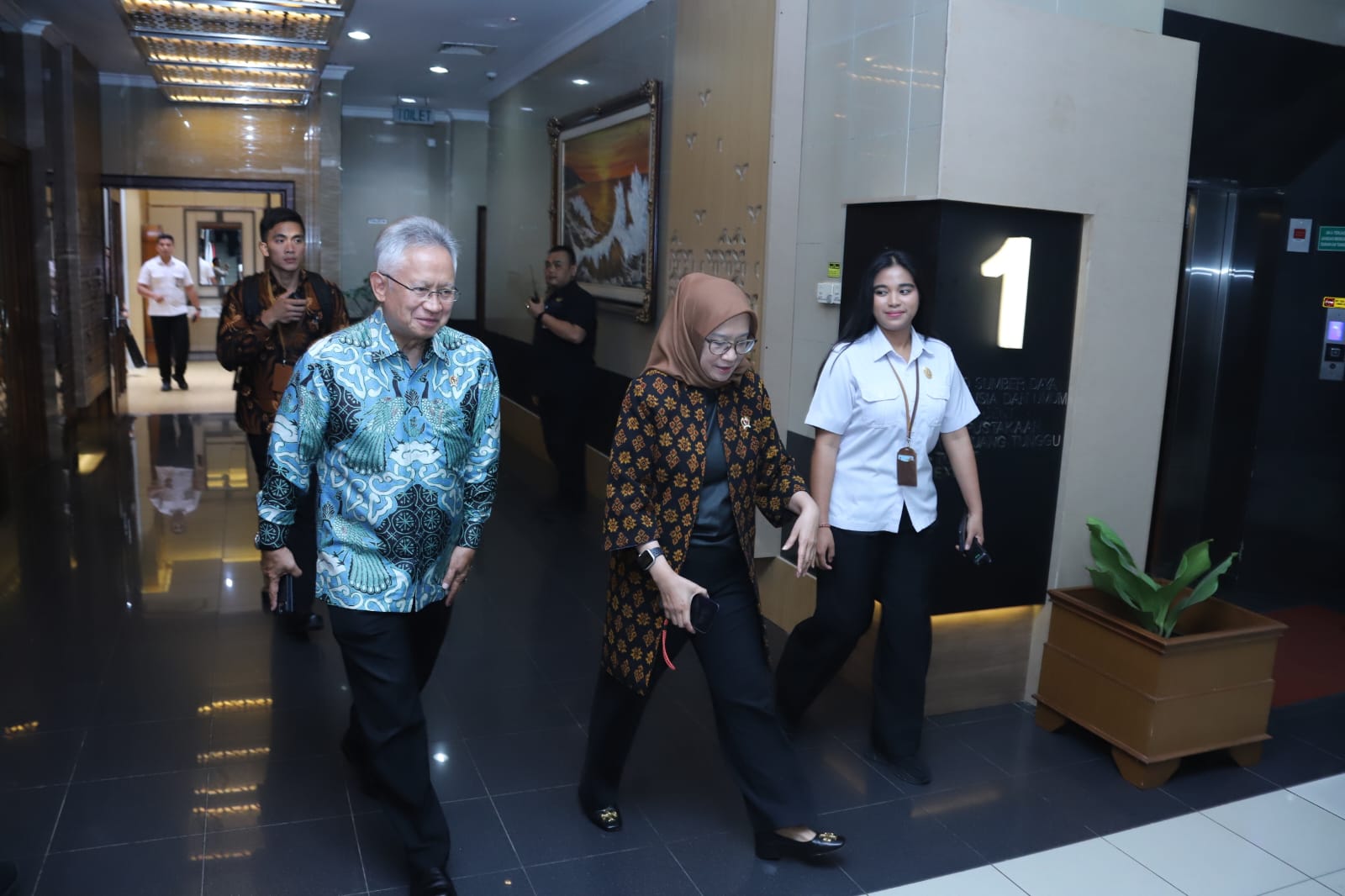 20241105 Pertemuan dengan Menteri Pendidikan Tinggi Sains dan Teknologi1