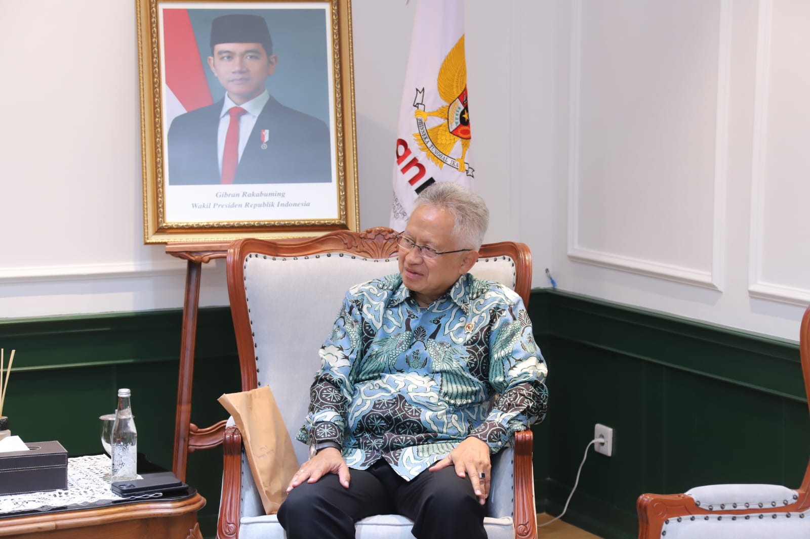 20241105 Pertemuan dengan Menteri Pendidikan Tinggi Sains dan Teknologi1