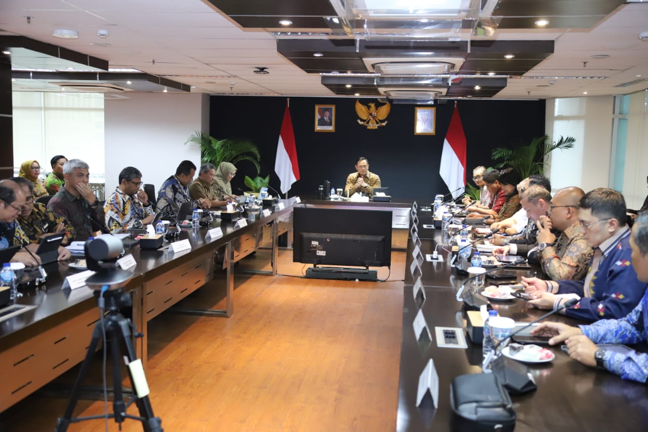 20241115 Rapat Penataan Organisasi Kementerian Kehutanan 8