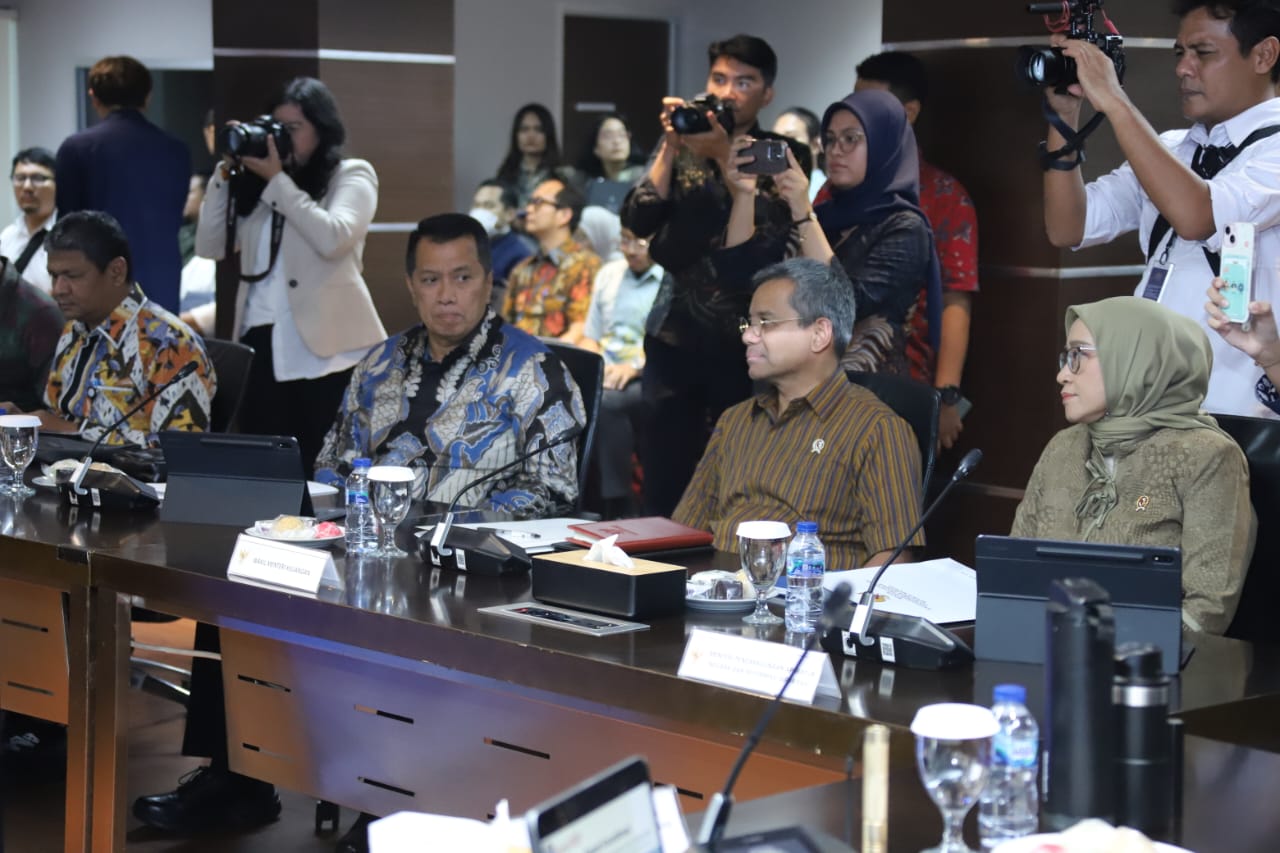20241115 Rapat Penataan Organisasi Kementerian Kehutanan 8