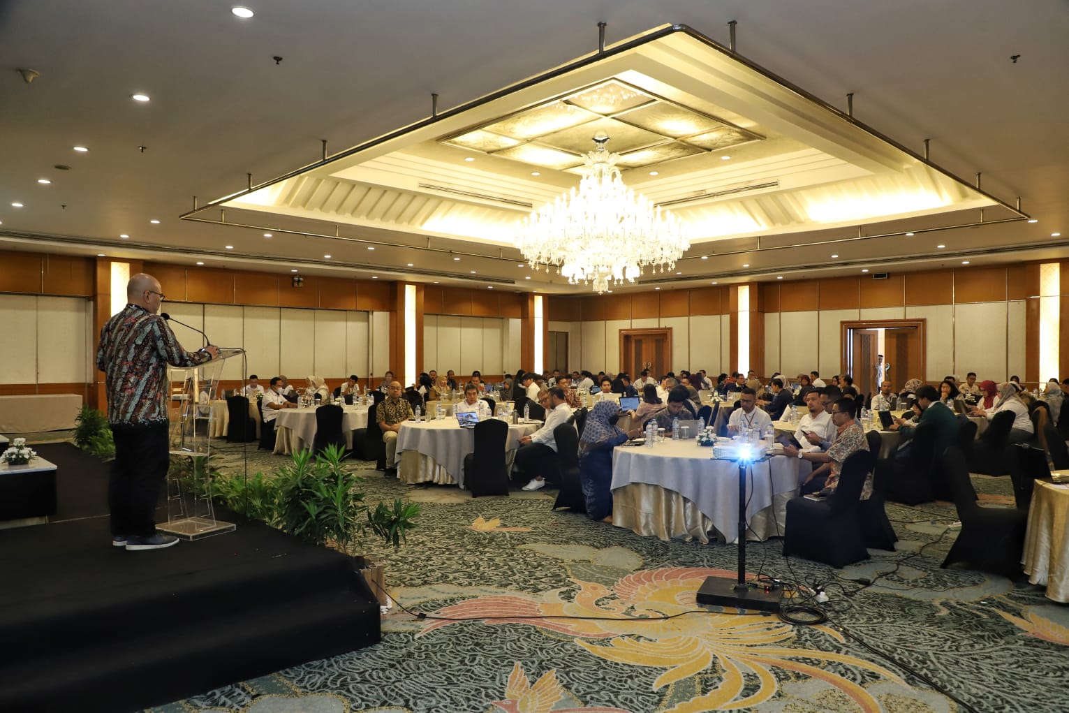 20241118 Diseminasi Pengukuran Indeks Kepuasan Masyarakat Nasional IKMN Tingkat KL Monitoring dan Evaluasi SKM Online dan Penjaringan Masukan Roadmap LAPOR 13