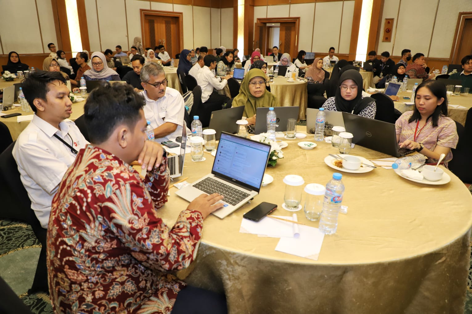 20241118 Diseminasi Pengukuran Indeks Kepuasan Masyarakat Nasional IKMN Tingkat KL Monitoring dan Evaluasi SKM Online dan Penjaringan Masukan Roadmap LAPOR 13
