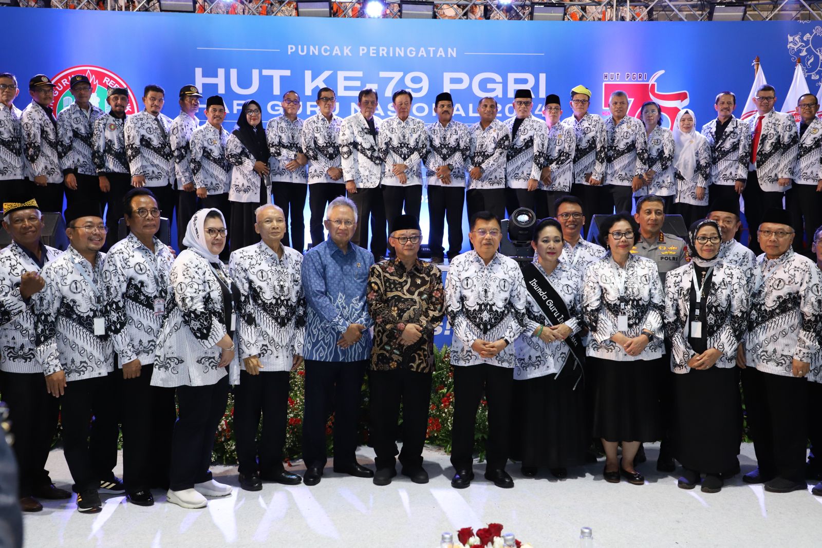 20241214 WAMEN Puncak HUT ke 79 PGRI dan Hari Guru Nasional 2024 21