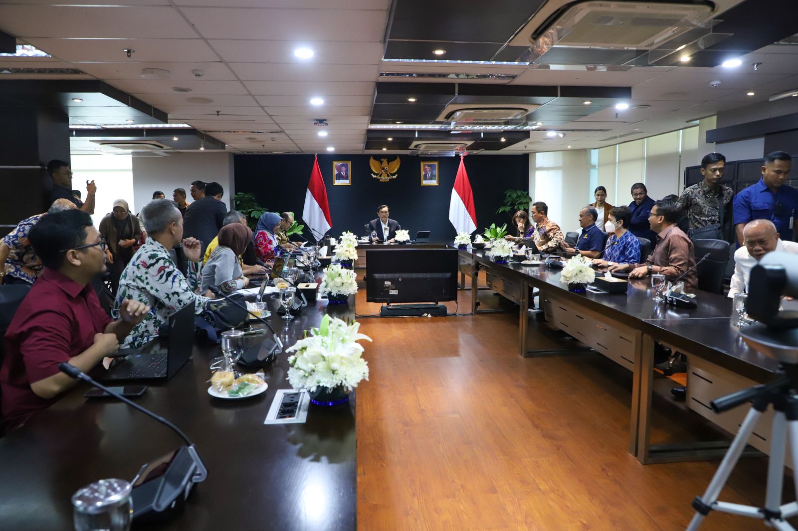 20241218 MENTERI Pertemuan Bersama Ketua Dewan Ekonomi Nasional 12