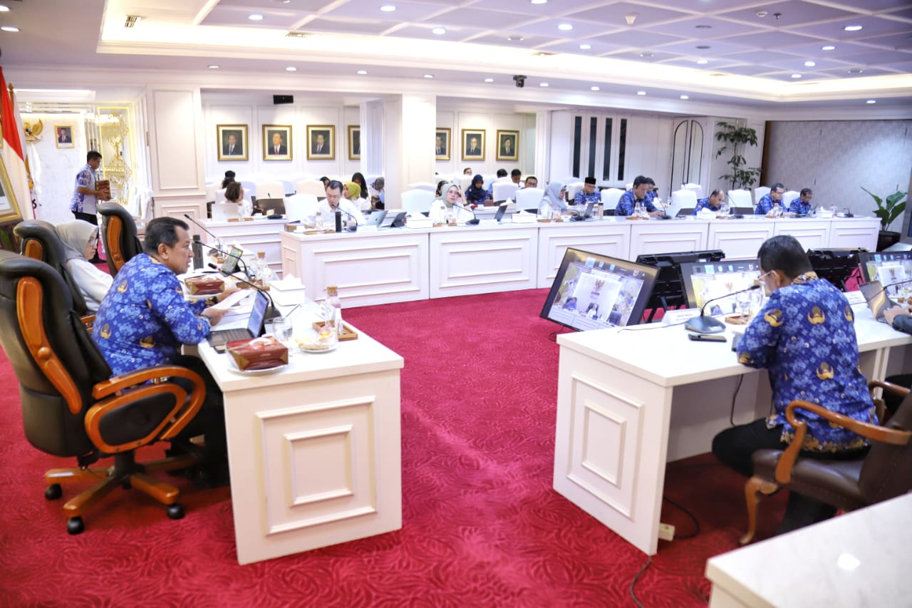 20241223 MENTERI Rapat Pimpinan Kementerian PANRB 17