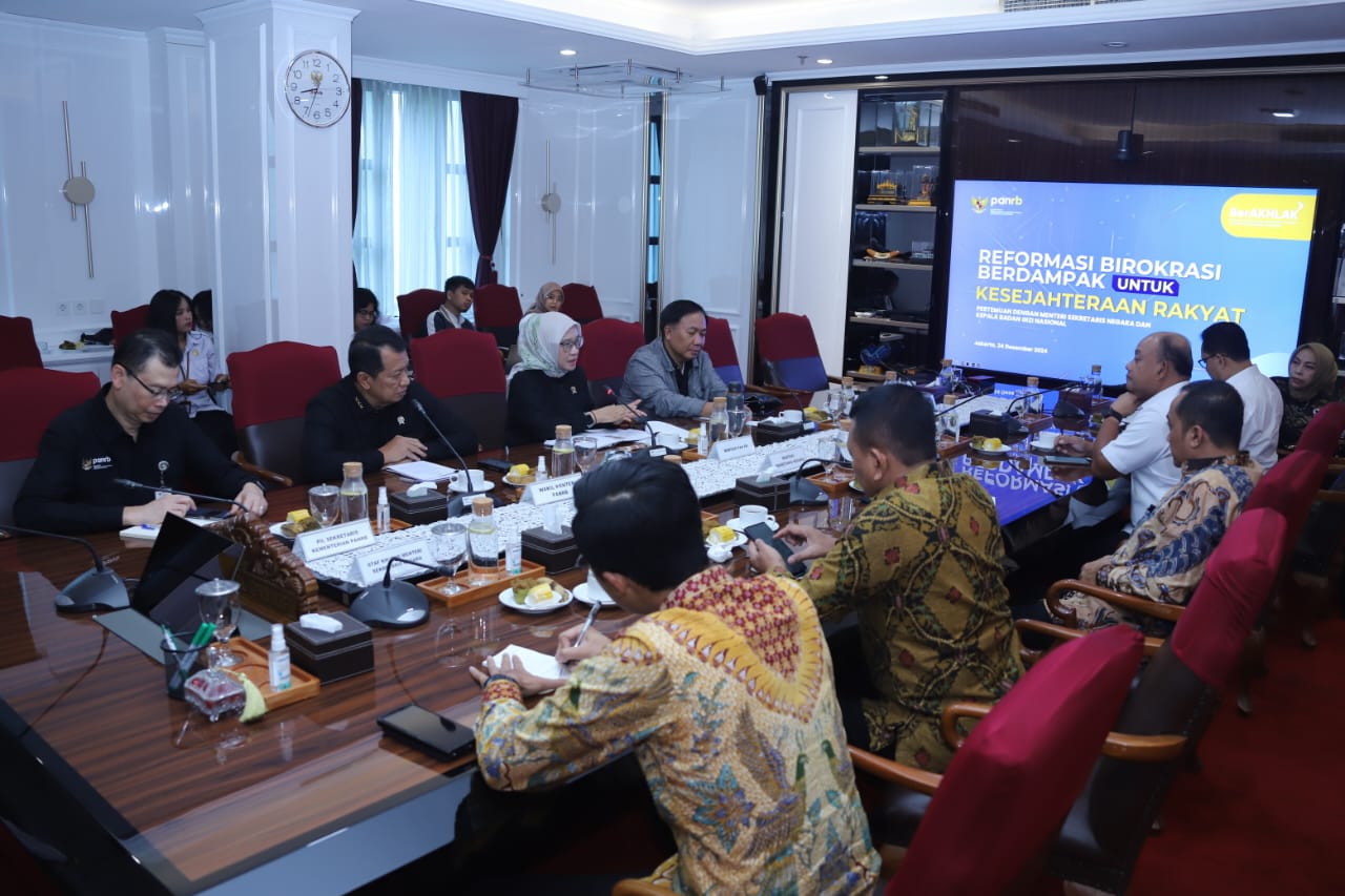 20241224 Rapat dengan Mensesneg dan Kepala BGN 11