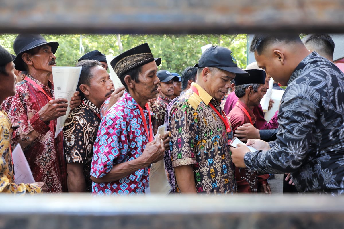 20240430 Penyerahan Sertipikat untuk Rakyat Banyuwang 18