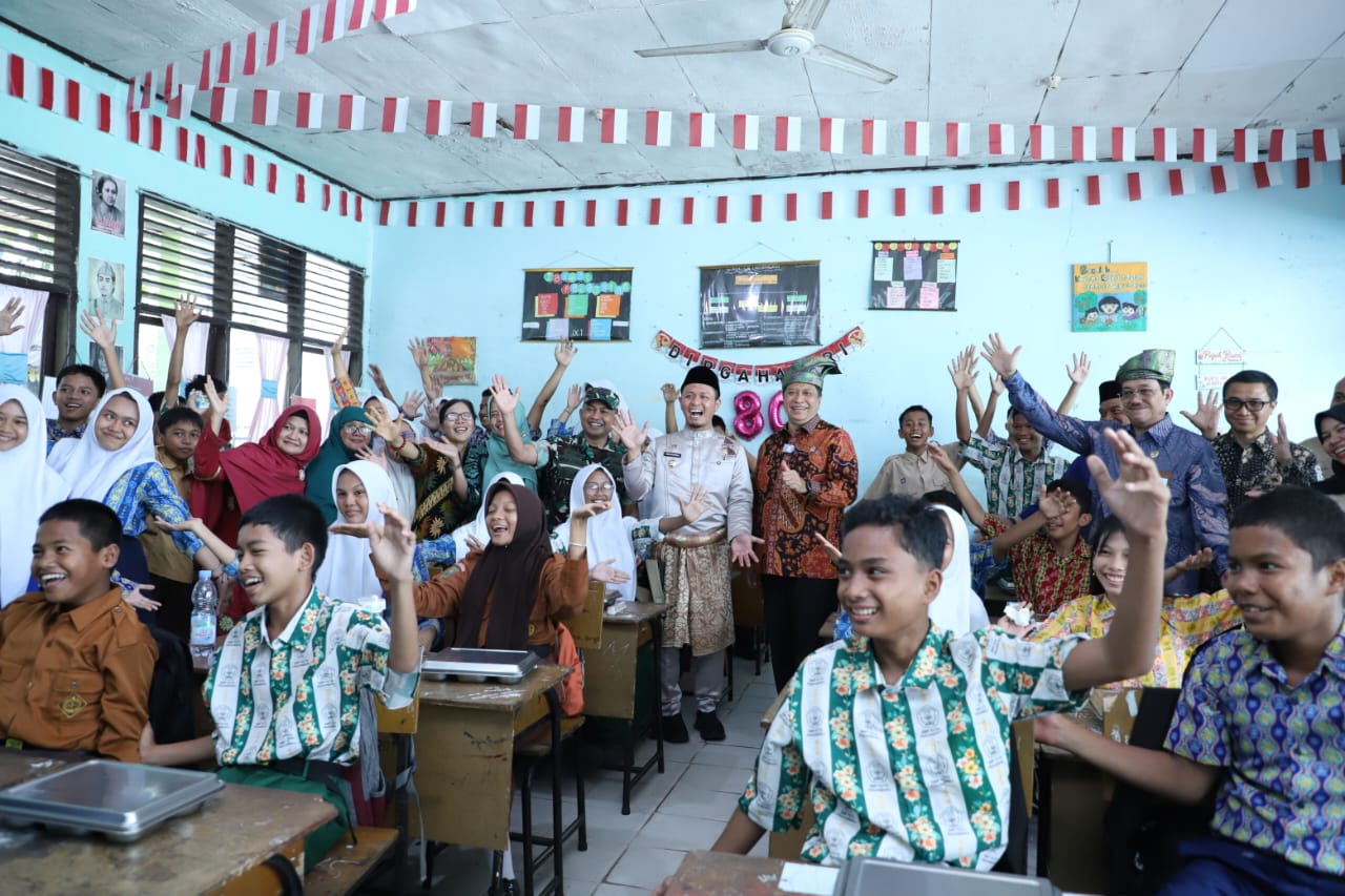 20250807 Peninjauan Penyaluran Program Makan Bergizi Gratis di Riau 1