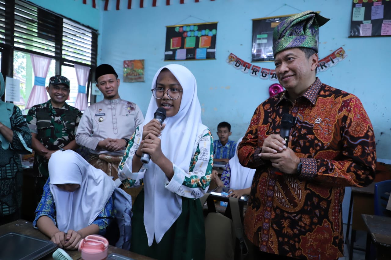 20250807 Peninjauan Penyaluran Program Makan Bergizi Gratis di Riau 1