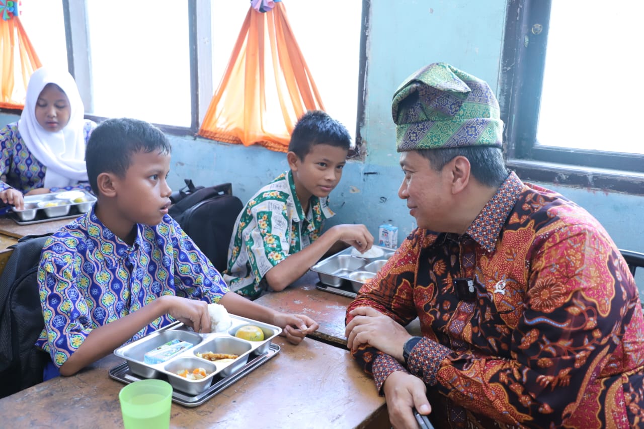 20250807 Peninjauan Penyaluran Program Makan Bergizi Gratis di Riau 1