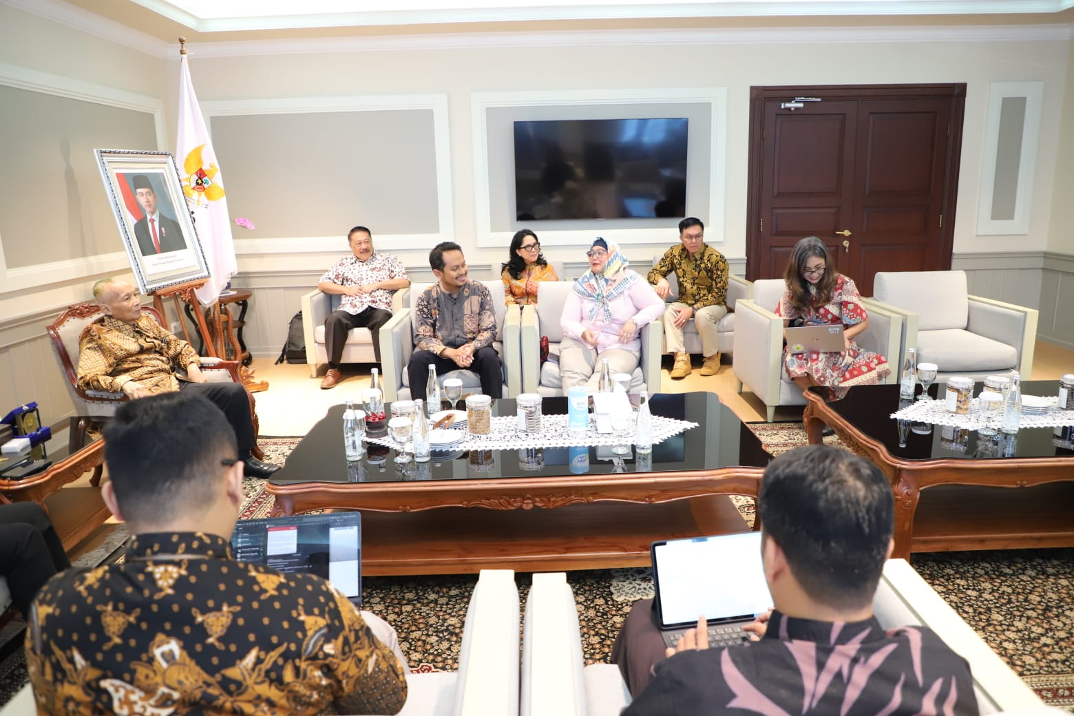 20250814 MENTERI Audiensi Bersama Tim PRIVASIMU 19