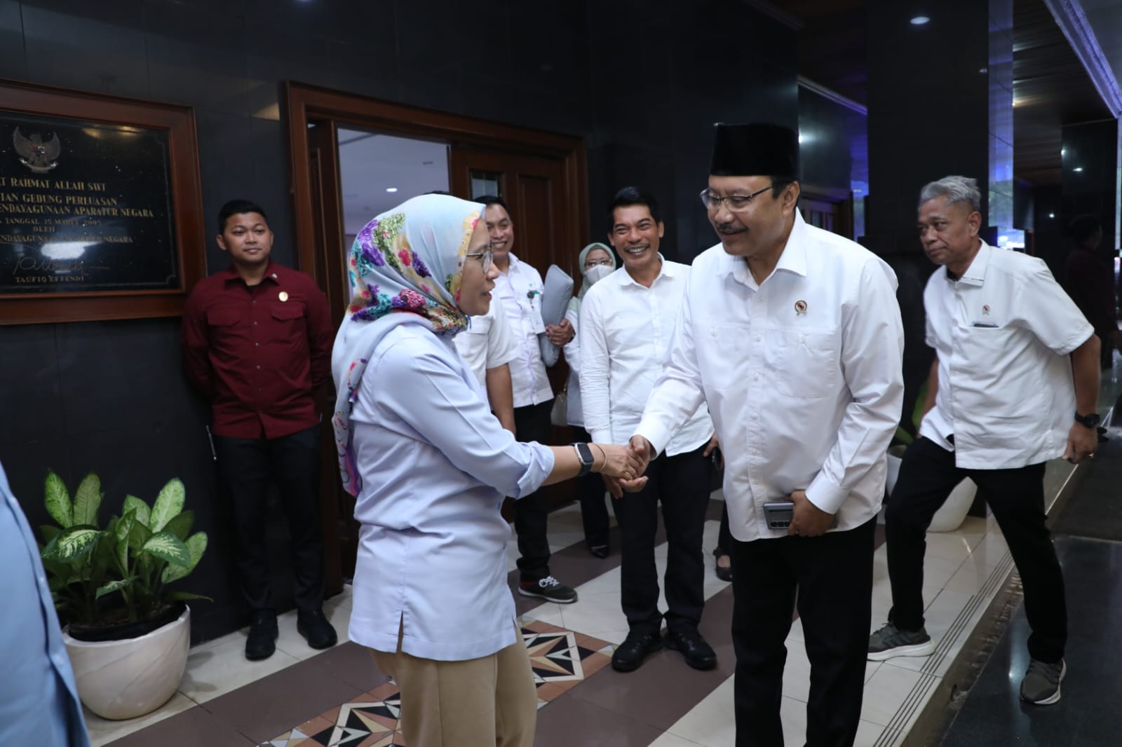 20250409 Rapat Percepatan Pembangunan Sekolah Rakyat15