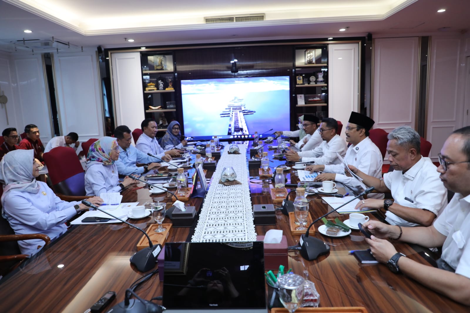 20250409 Rapat Percepatan Pembangunan Sekolah Rakyat15
