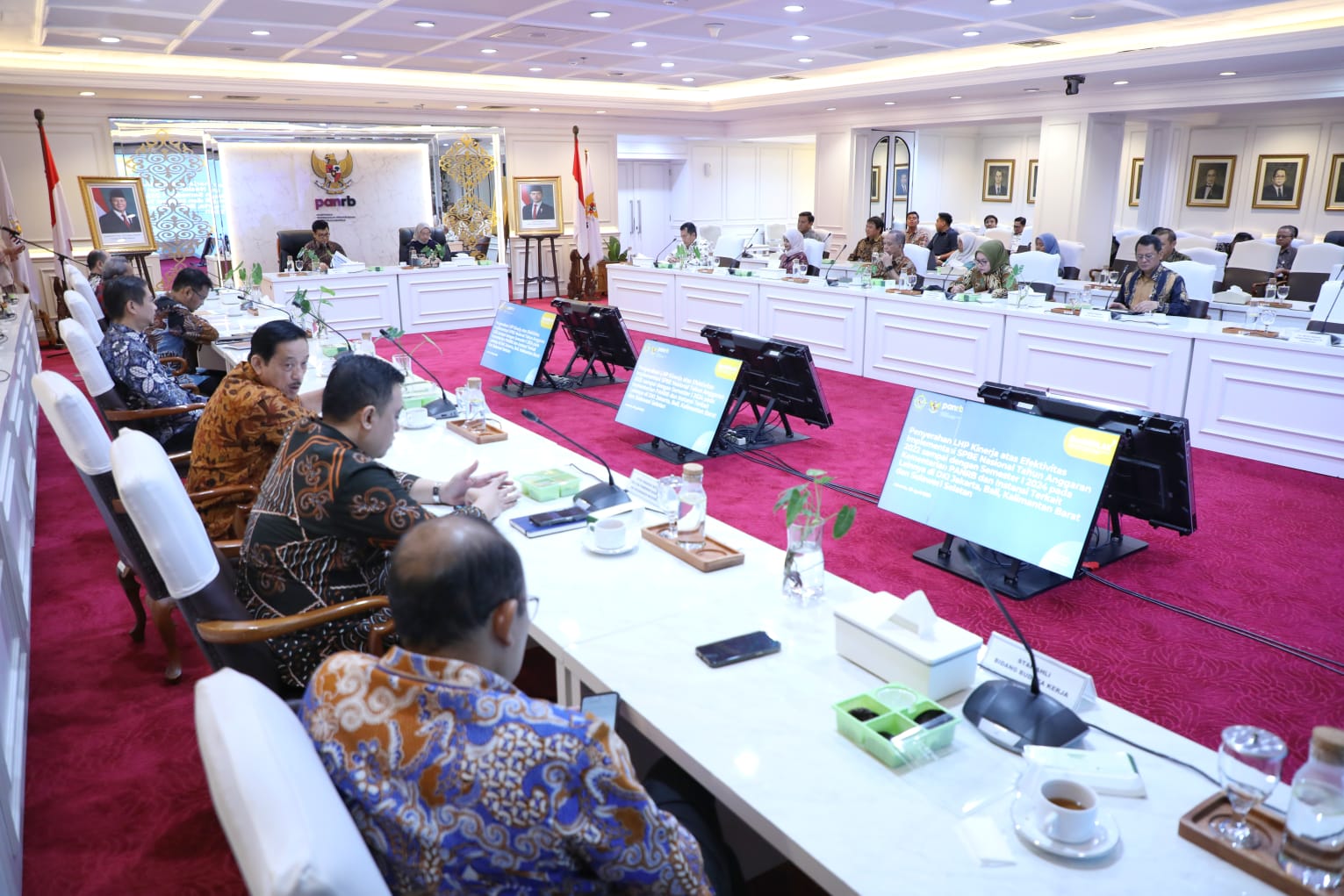 20250425 Penyerahan LHP Kinerja atas Efektifitas Implementasi SPBE Nasional Tahun Anggaran 2022 2024 12