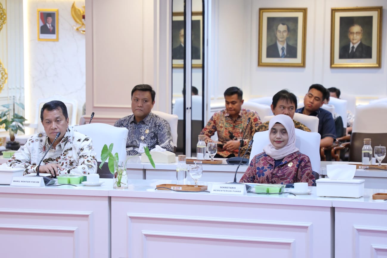 20250425 Penyerahan LHP Kinerja atas Efektifitas Implementasi SPBE Nasional Tahun Anggaran 2022 2024 12