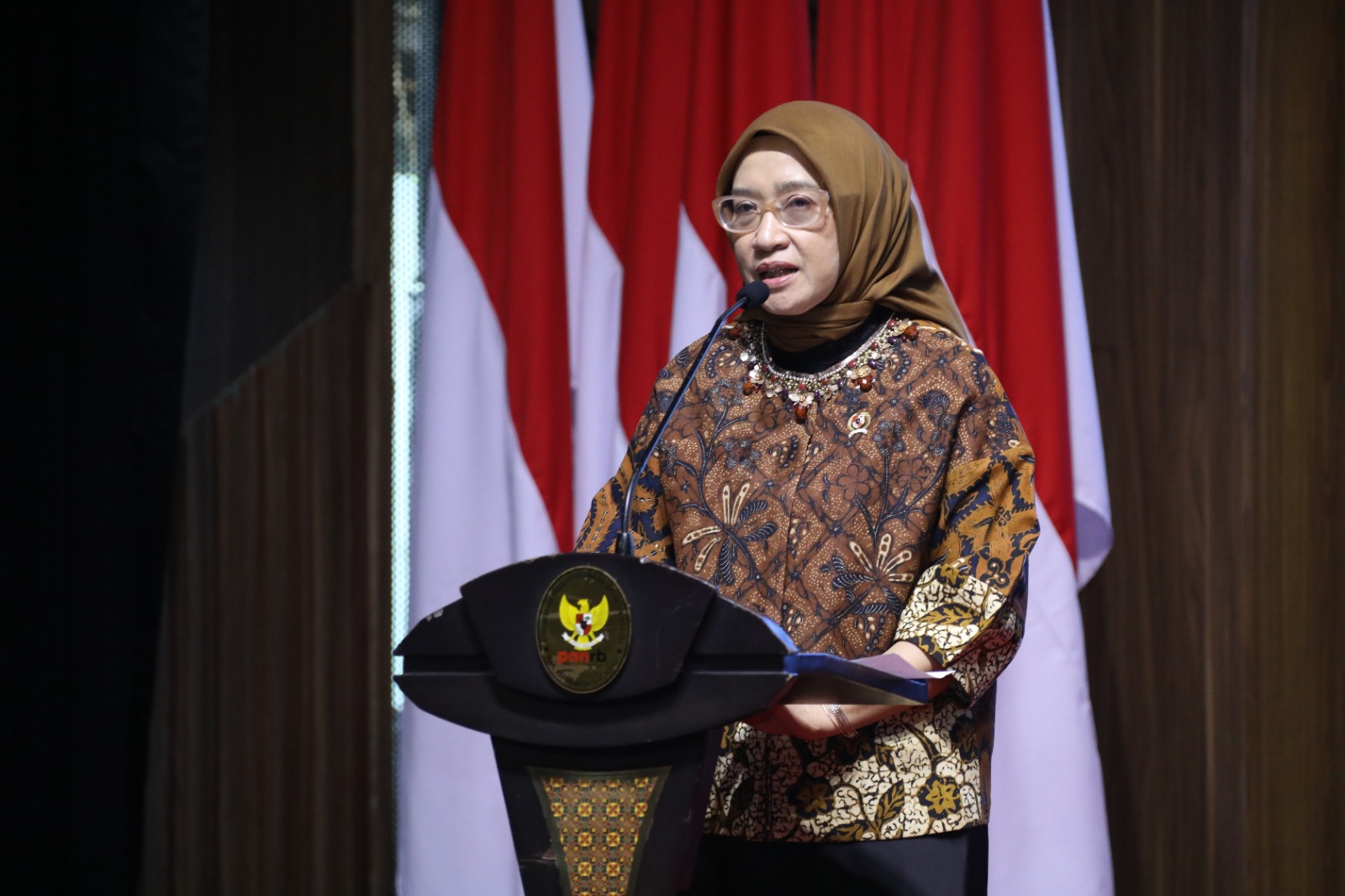 2025430 Rakor Kebijakan RB 2025 2029 dan Pengumuman Hasil Evaluasi Indeks RB Tahun 2024 1