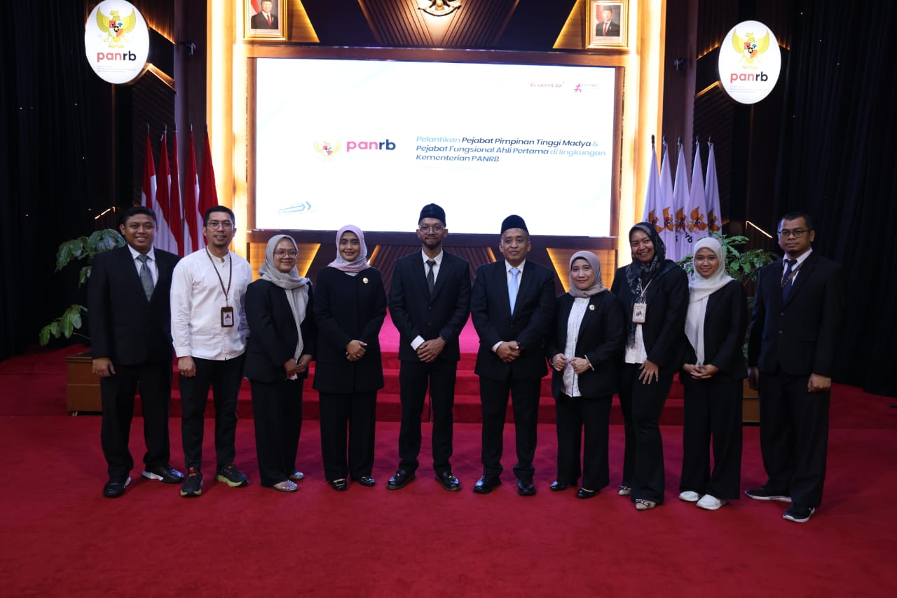 20251202 Pelantikan PPT Madya dan Pejabat Fungsional Ahli Pertama di Kementerian PANRB 1