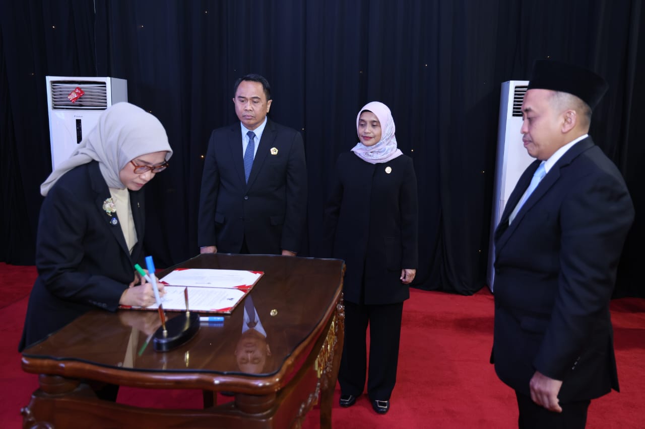 20251202 Pelantikan PPT Madya dan Pejabat Fungsional Ahli Pertama di Kementerian PANRB 1