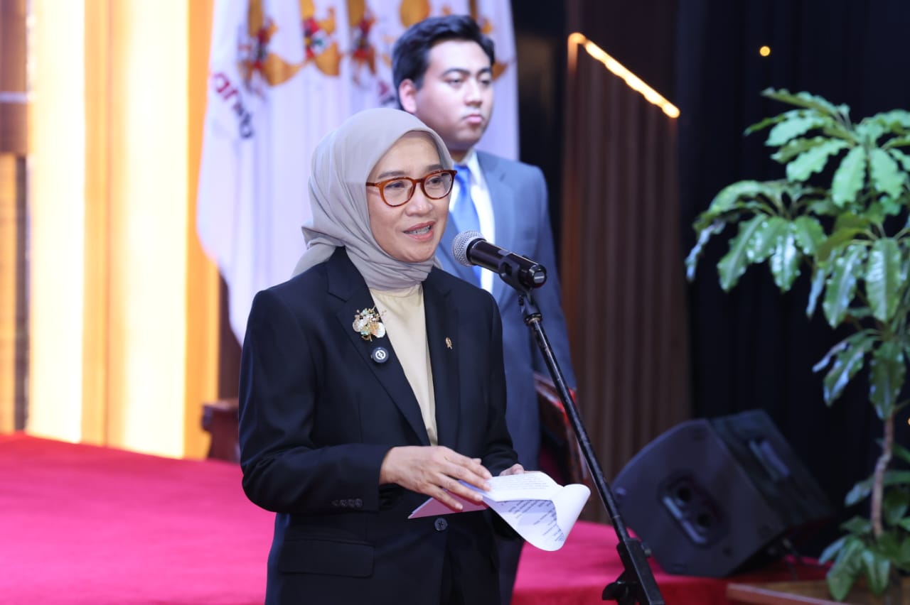 20251202 Pelantikan PPT Madya dan Pejabat Fungsional Ahli Pertama di Kementerian PANRB 1