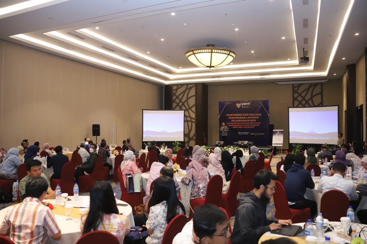 20251202 Rapat Koordinasi Internal Bidang Pelayanan Publik 13