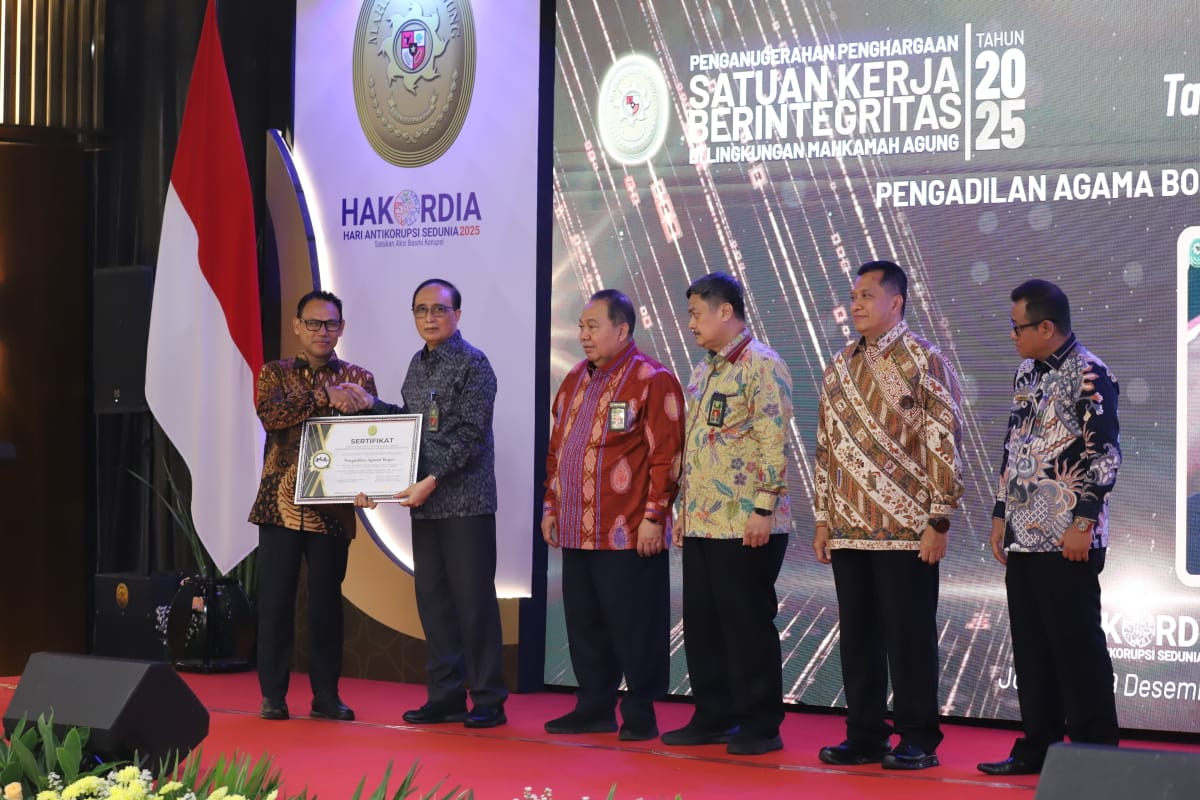 20251209 Penganugerahan Penghargaan Satuan Kerja Berintegritas di Lingkungan MA 13