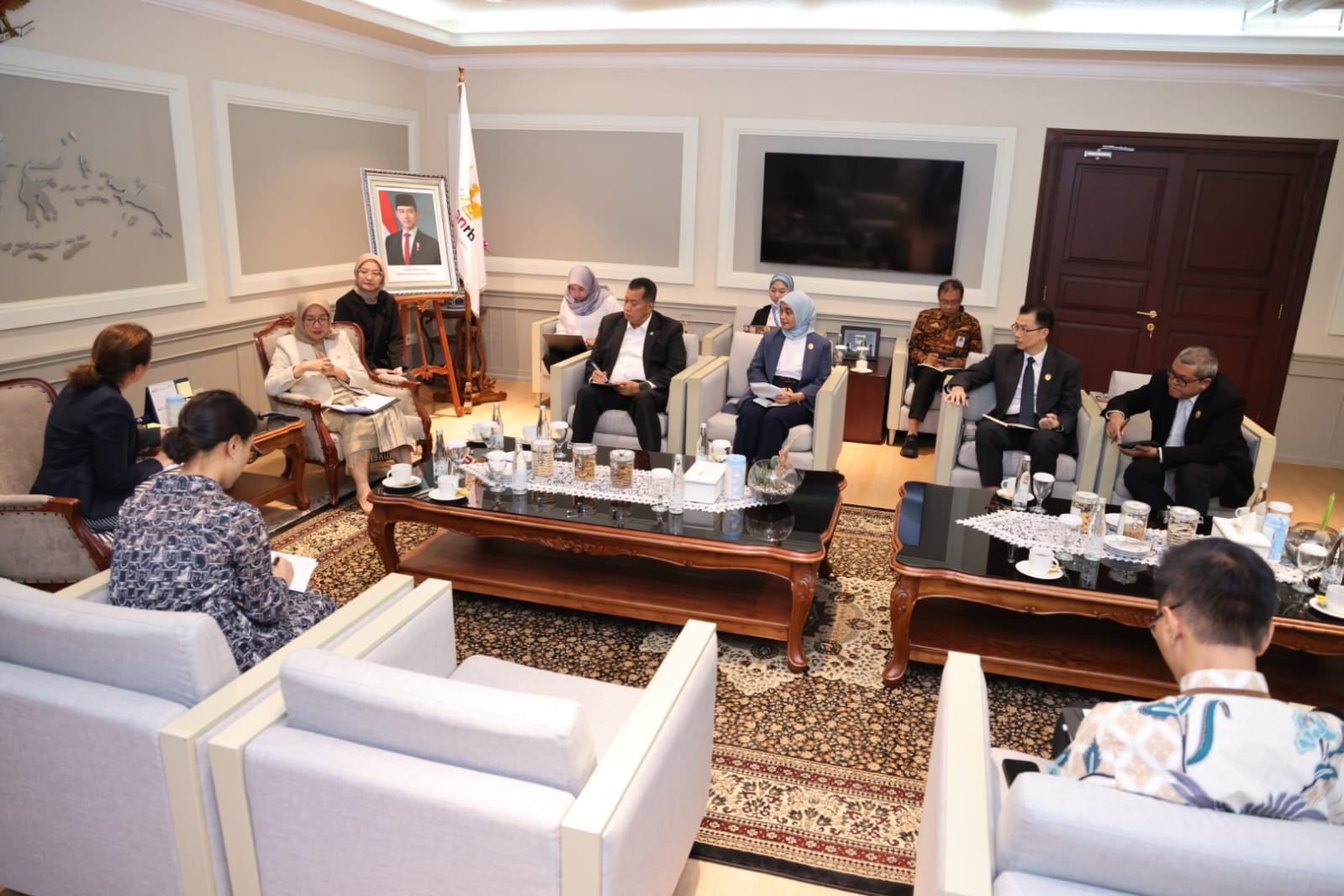 20251211 Bilateral Meeting dengan Director of Public Governance OECD 18