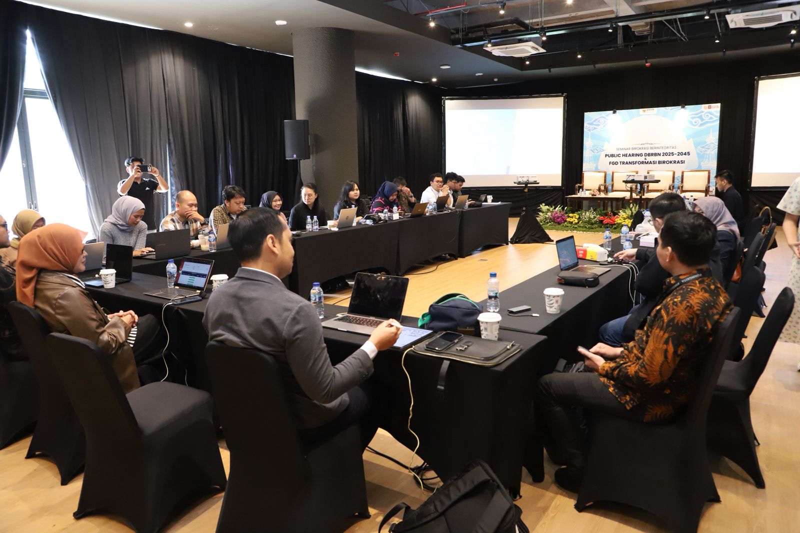 20251215 Diskusi Strategi Komunikasi Kebijakan RB 12