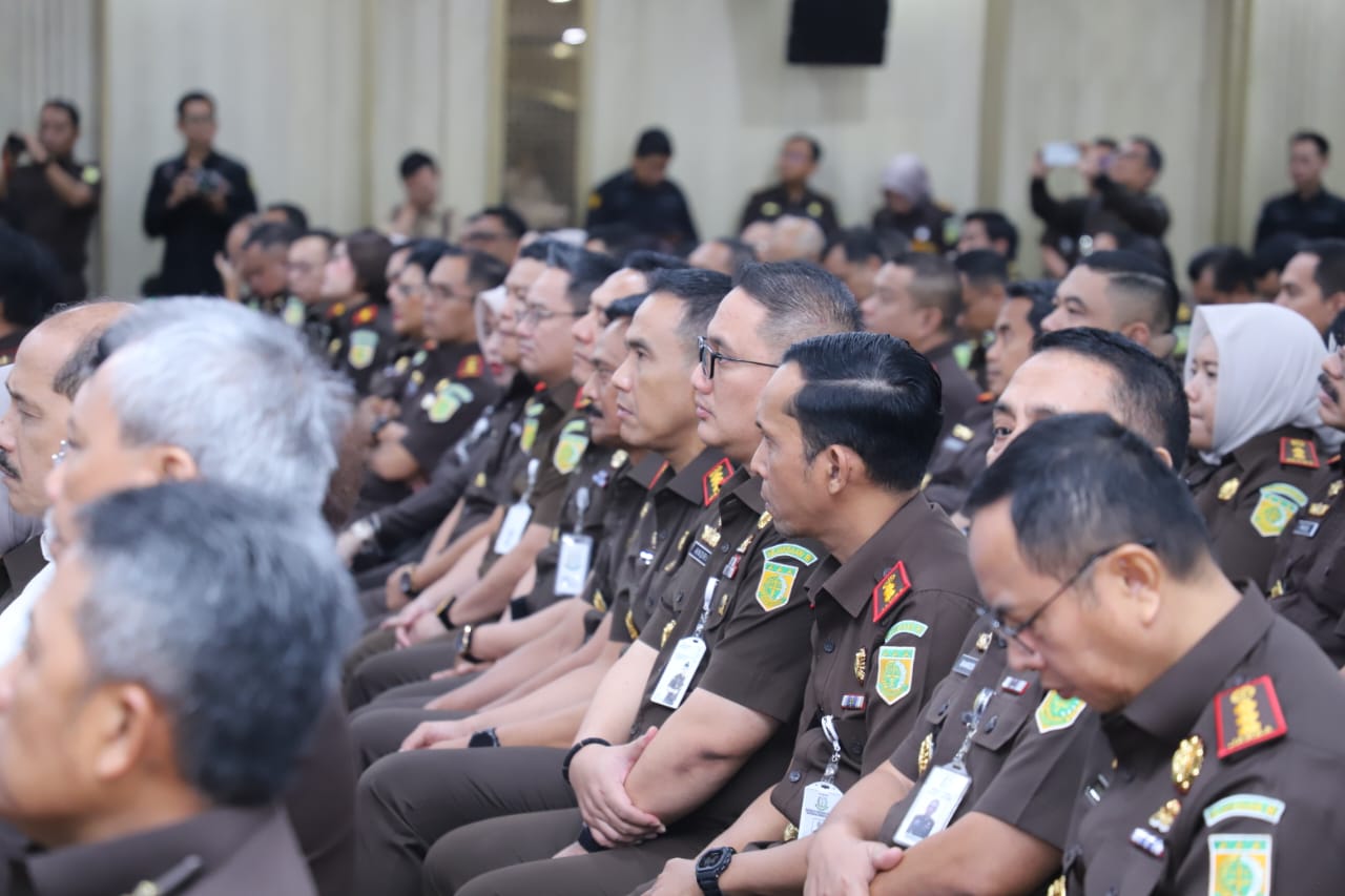 20251217 Penganugerahan Zona Integritas Menuju WBK dan Kompetisi BerAKHLAK di Lingkungan Kejaksaan RI 2025 20