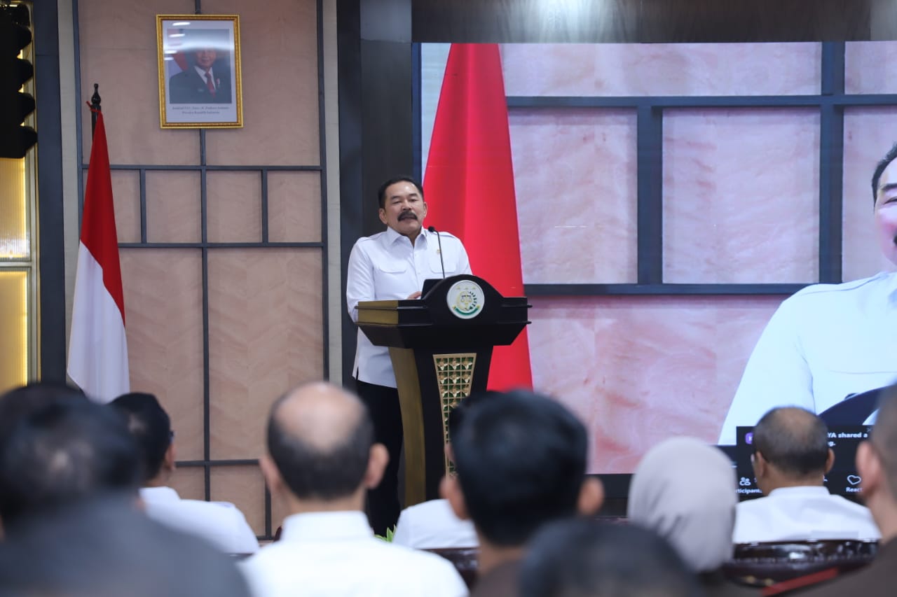 20251217 Penganugerahan Zona Integritas Menuju WBK dan Kompetisi BerAKHLAK di Lingkungan Kejaksaan RI 2025 20