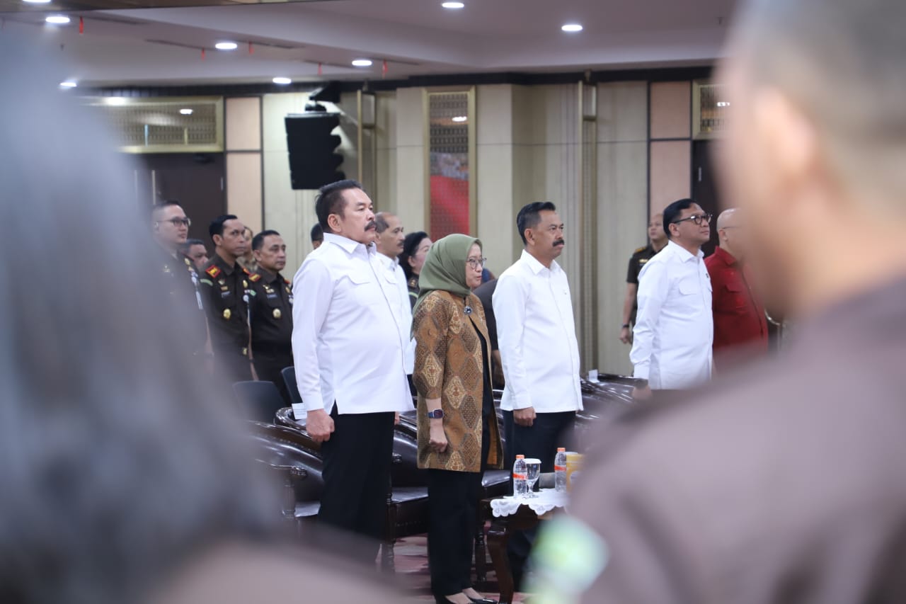 20251217 Penganugerahan Zona Integritas Menuju WBK dan Kompetisi BerAKHLAK di Lingkungan Kejaksaan RI 2025 20
