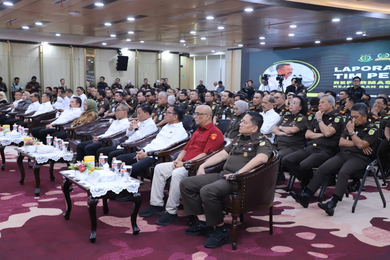 20251217 Penganugerahan Zona Integritas Menuju WBK dan Kompetisi BerAKHLAK di Lingkungan Kejaksaan RI 2025 20