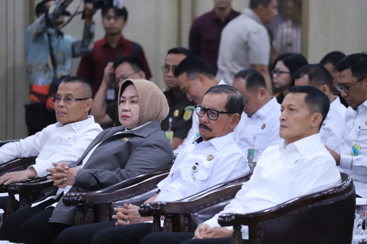 20251217 Penganugerahan Zona Integritas Menuju WBK dan Kompetisi BerAKHLAK di Lingkungan Kejaksaan RI 2025 20