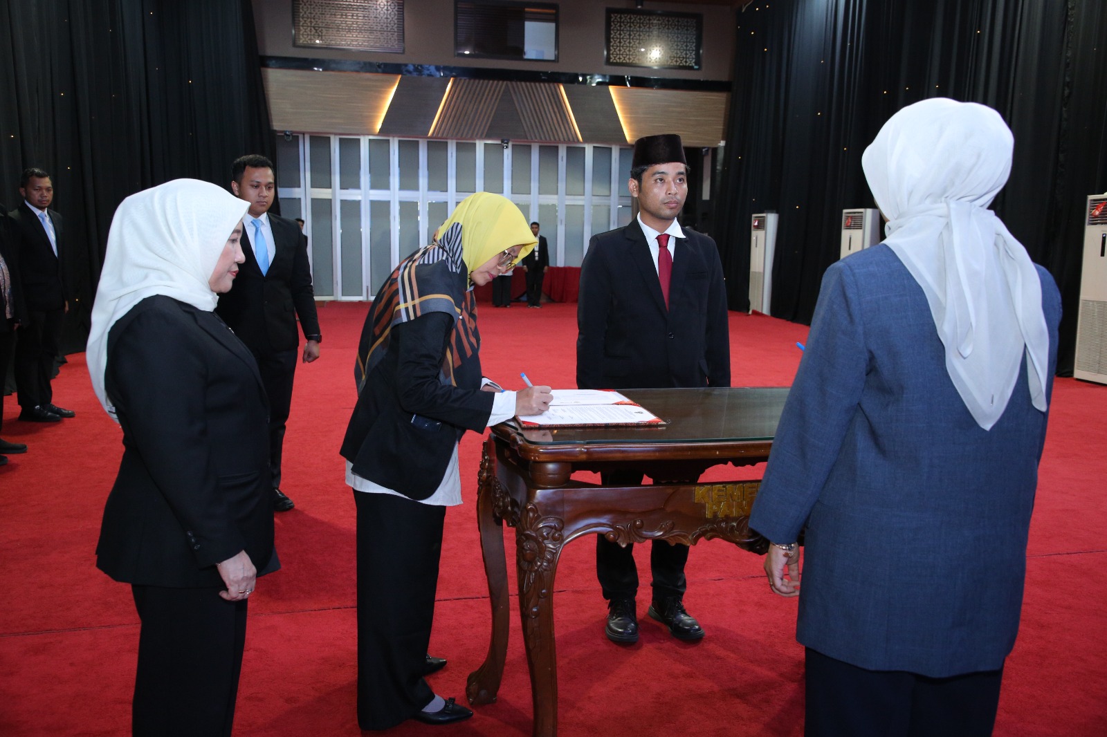 20251219 Pelantikan Pejabat Fungsional Ahli Pertama di Kementerian PANRB 1