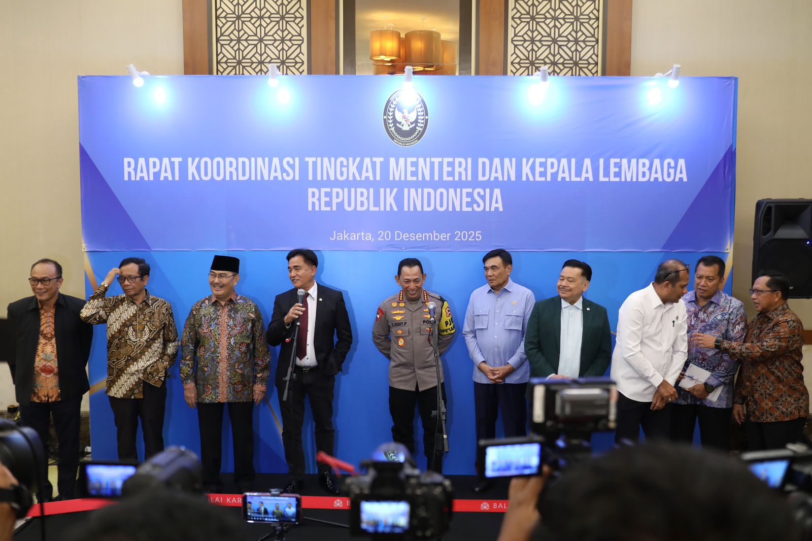 20251220 Rapat Koordinasi Tingkat Menteri dan Kepala Lembaga Terkait Pengaturan Penempatan Anggota Polri di Luar Insitusi Polri25