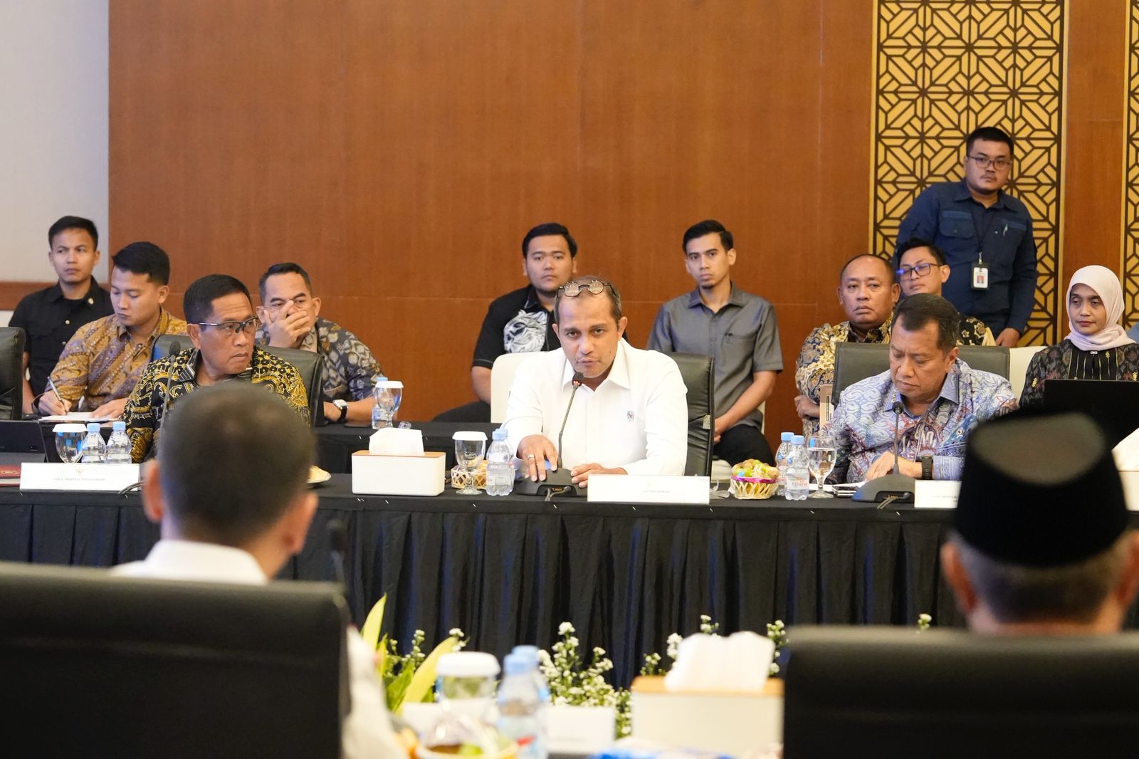 20251220 Rapat Koordinasi Tingkat Menteri dan Kepala Lembaga Terkait Pengaturan Penempatan Anggota Polri di Luar Insitusi Polri25