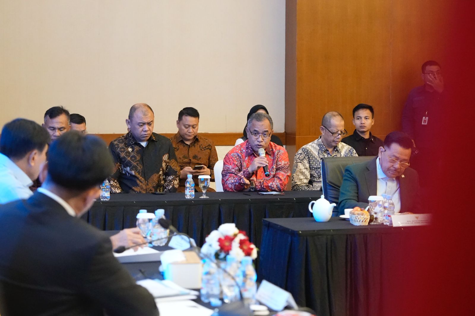 20251220 Rapat Koordinasi Tingkat Menteri dan Kepala Lembaga Terkait Pengaturan Penempatan Anggota Polri di Luar Insitusi Polri25