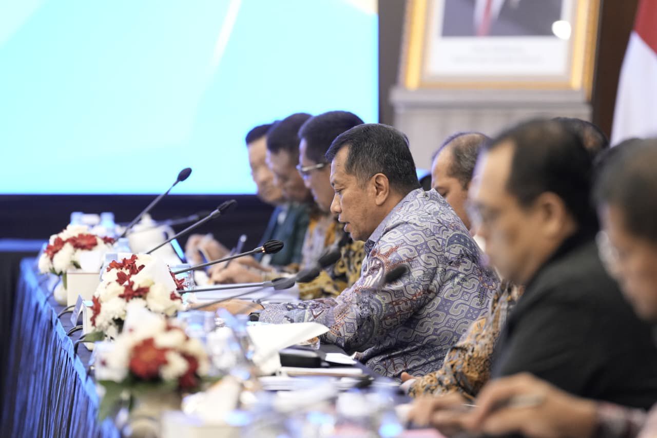 20251220 Rapat Koordinasi Tingkat Menteri dan Kepala Lembaga Terkait Pengaturan Penempatan Anggota Polri di Luar Insitusi Polri25