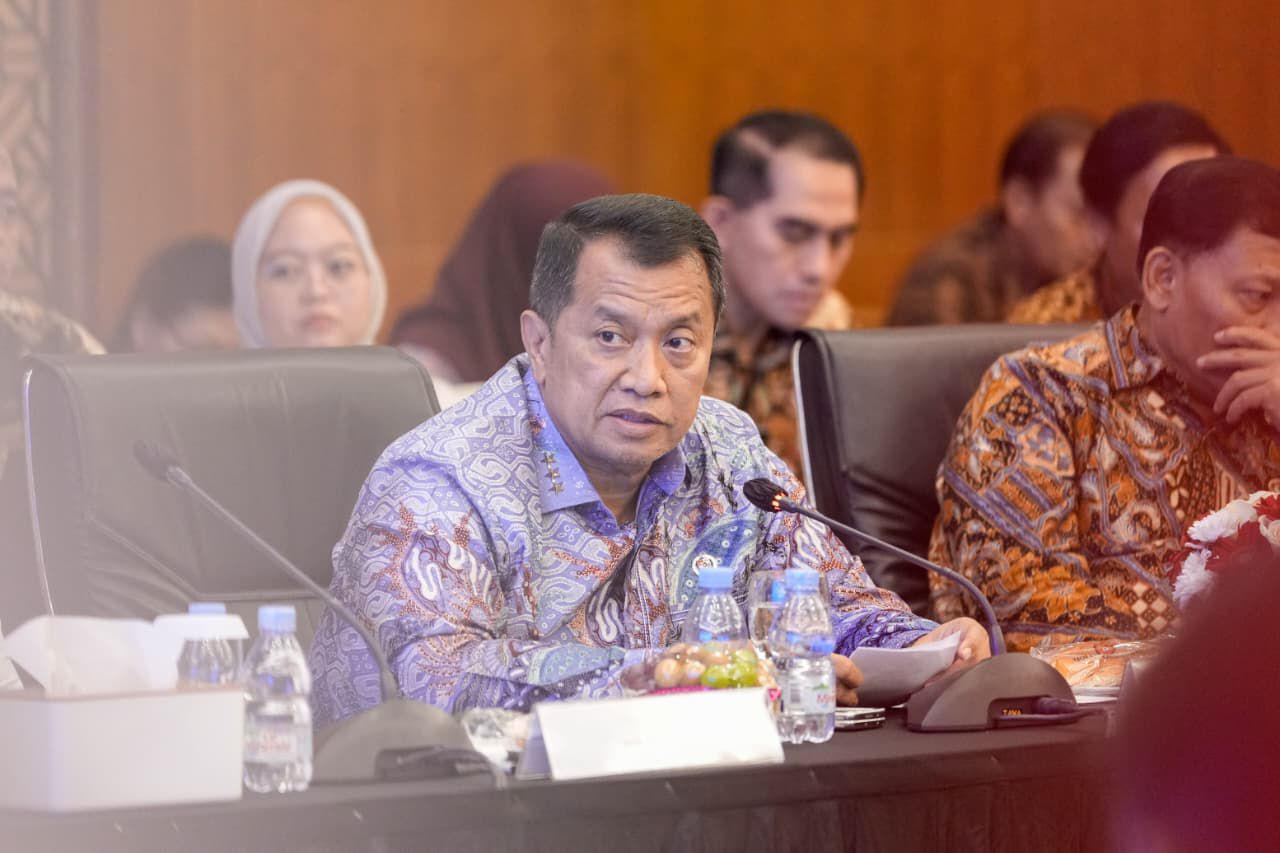 20251220 Rapat Koordinasi Tingkat Menteri dan Kepala Lembaga Terkait Pengaturan Penempatan Anggota Polri di Luar Insitusi Polri25