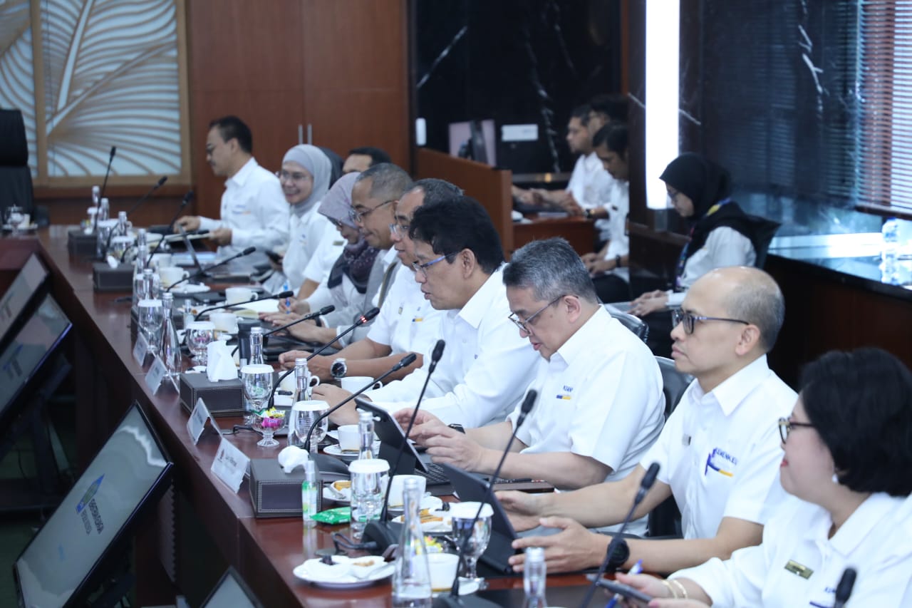 20251229 MENTERI Rapat Bersama Menteri Keuangan 19