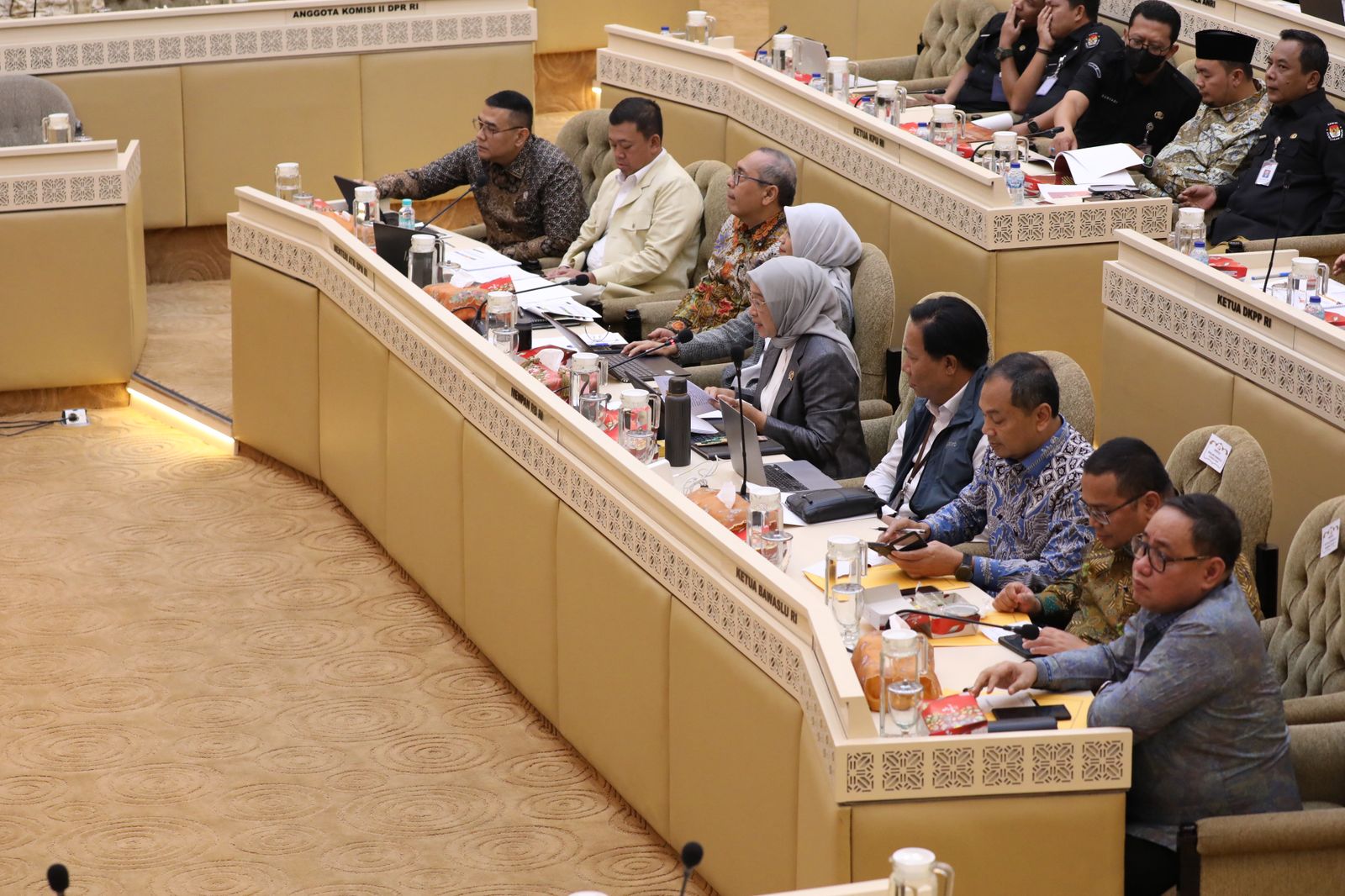 20250212 Rapat Kerja dengan Komisi II DPR RI 1