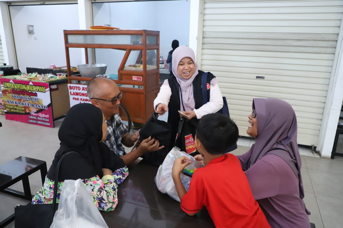 20250125 YANLIK Kampanye Publik LAPOR di Pasar Induk Among Tani 13