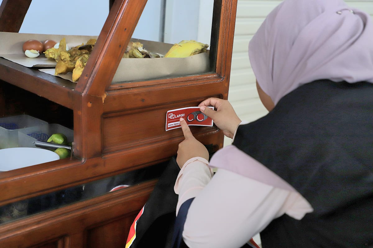 20250125 YANLIK Kampanye Publik LAPOR di Pasar Induk Among Tani 13