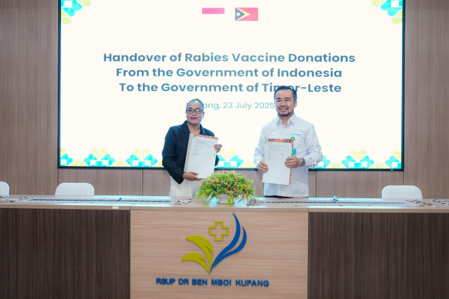 20250725 Indonesia Serahkan 2.000 Vial Vaksin Anti Rabies kepada Pemerintah Timor Leste