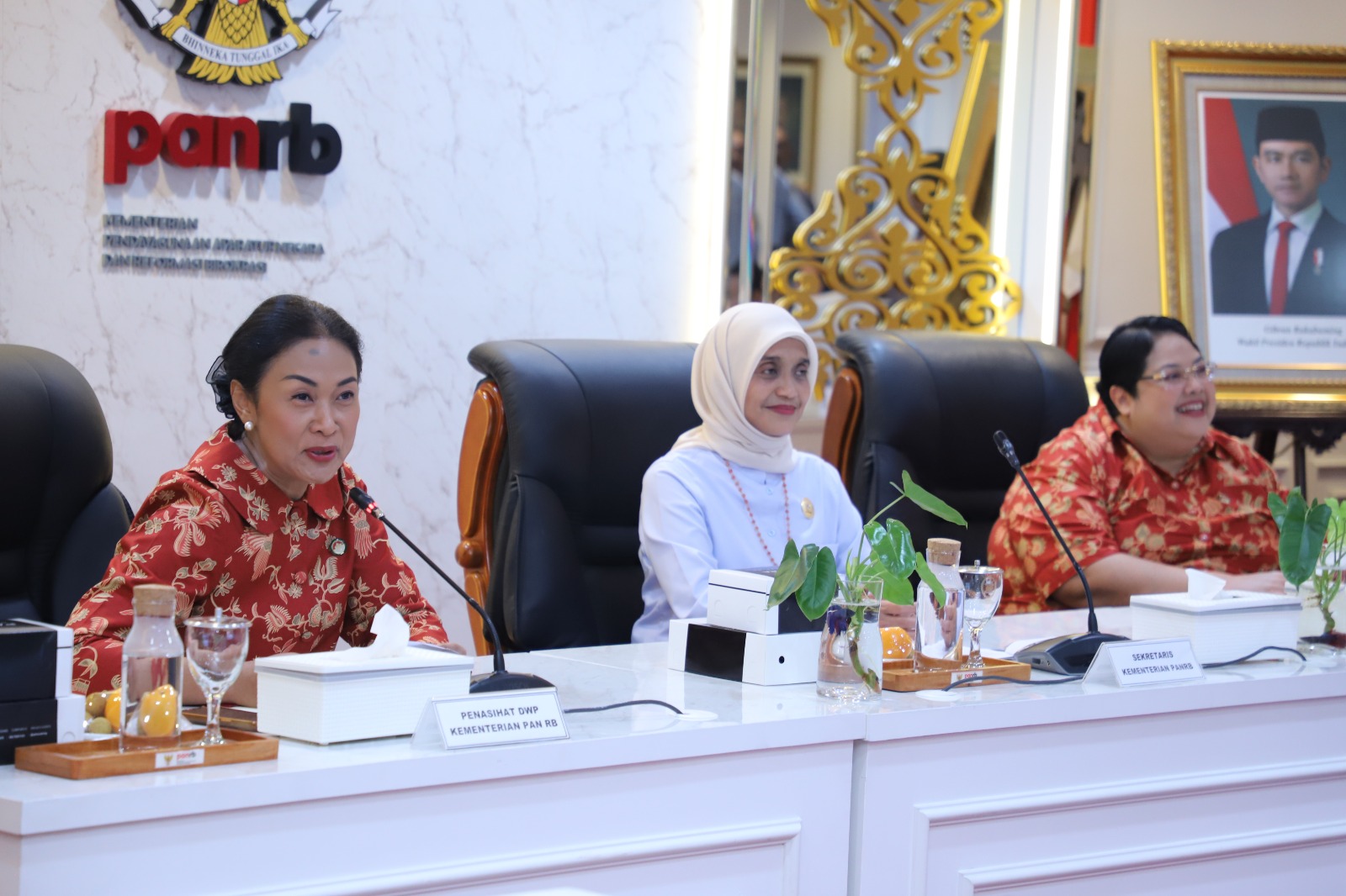 20250625 Penyerahan Bantuan Biaya Pendidikan DWP Kementerian PANRB 9