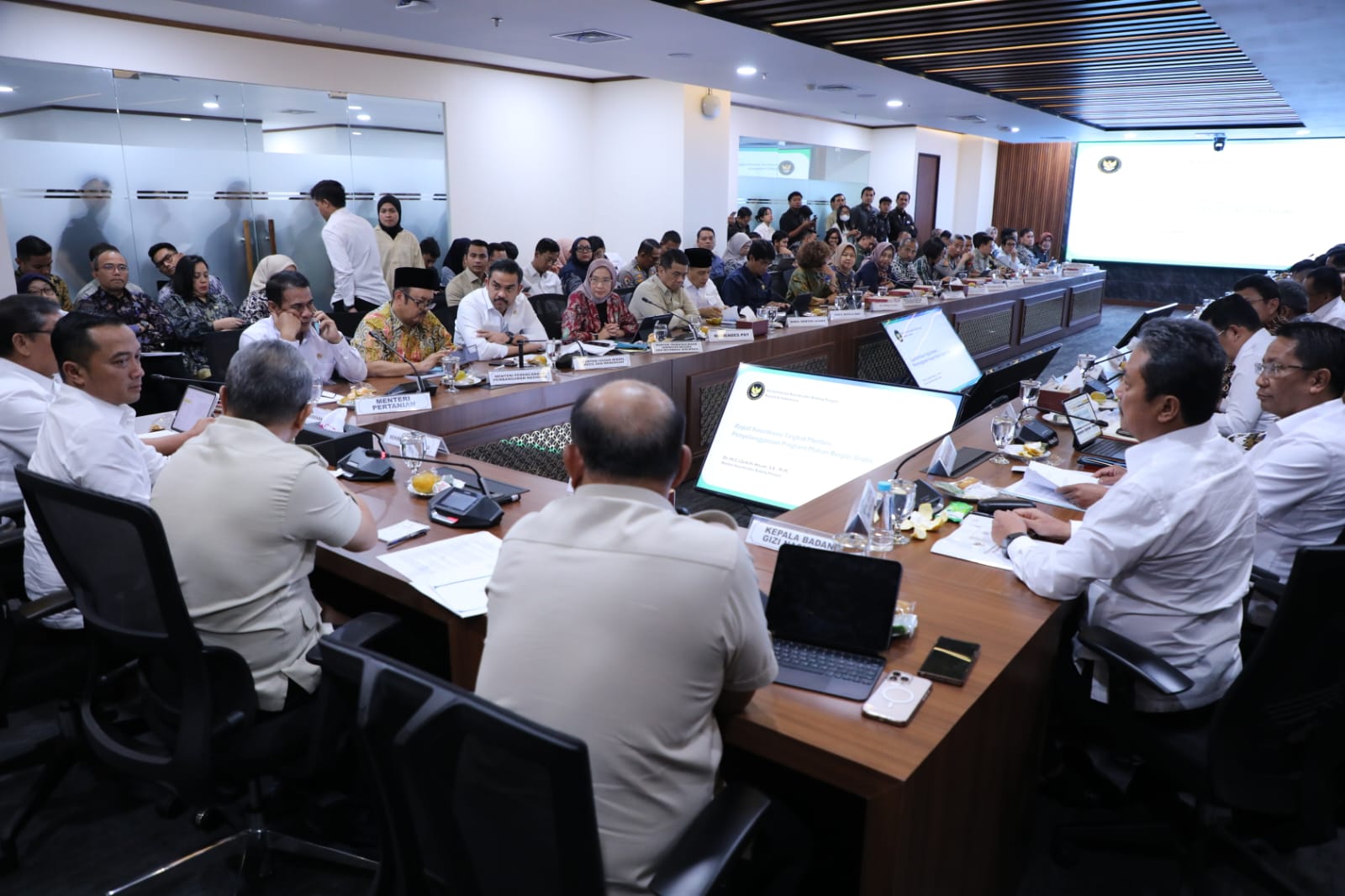 20250626 Rapat Koordinasi Terbatas Tingkat Menteri terkait Program Makan Bergizi Gratis 1