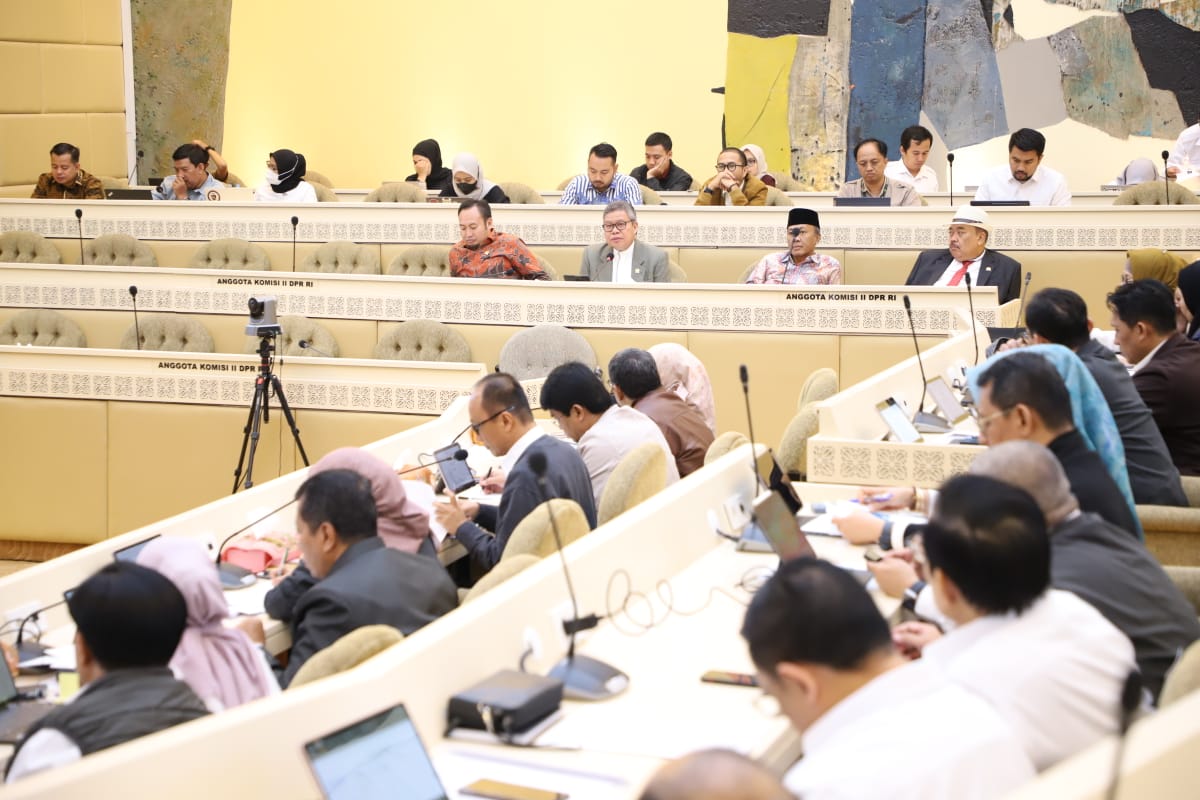 20250305 Raker dengan Komisi II DPR RI 10