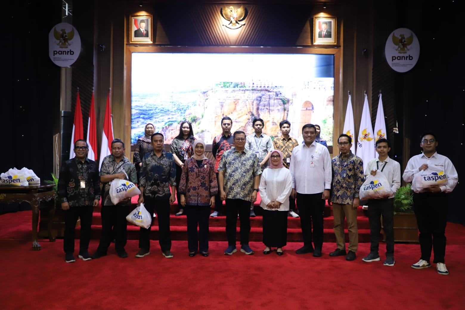 20250313 Penyerahan Sembako Gratis Program CSR PT. Taspen 11