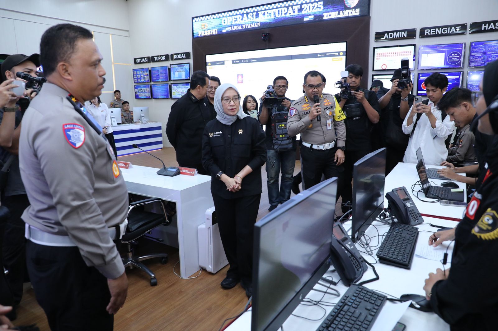 20250325 Peninjauan Arus Mudik 2025 di NTMC Korlantas Polri 14